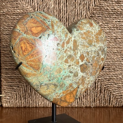 Smithsonita Verde em forma de coração  - 20,3 cm (altura) x 18 cm (largura)