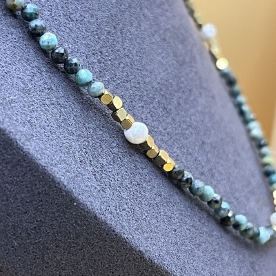 Colar de Aço Inox com Pedras Facetadas e Pérolas - Turmalina Verde