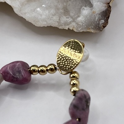 Brincos em Aço Inoxidável com Lascas de Pedra Natural Rosa Velho - Leves e Elegantes