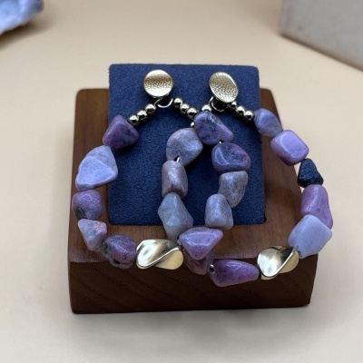 Brincos em Aço Inoxidável com Lascas de Pedra Natural Rosa Velho - Leves e Elegantes