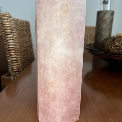 Obelisco de Quartzo Rosa Natural — 2,5 kg | 31 cm