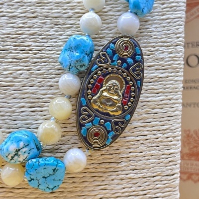 Colar Amuleto do Buda em Turquesa e Pedra Amarela - Riqueza, Luz e Harmonia