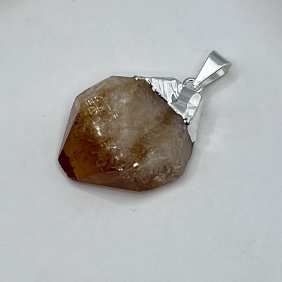Pingente de Citrino Bruto em Banho de Prata - Beleza Natural e Energia Positiva