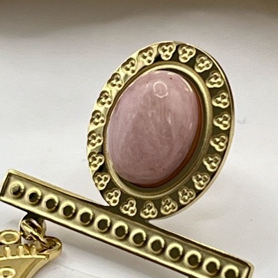 Brincos de Aço Inoxidável com Roseta e Cabochões Rosa Nude - Delicadeza e Elegância Natural