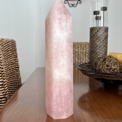 Obelisco de Quartzo Rosa Natural — 2,5 kg | 31 cm