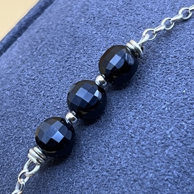 Pulseira em Prata 925 com Pedra Natural de Ônix – Proteção e Estabilidade