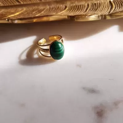 Anel Mathilde em Malaquita - Elegância Ajustável e Energia Natural