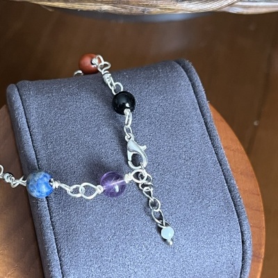 Pulseira em Aço Inoxidável com 7 Pedras Naturais – Ônix, Ametista, Sodalite, Amazonite, Quartzo Rosa, Citrino e Cornalina