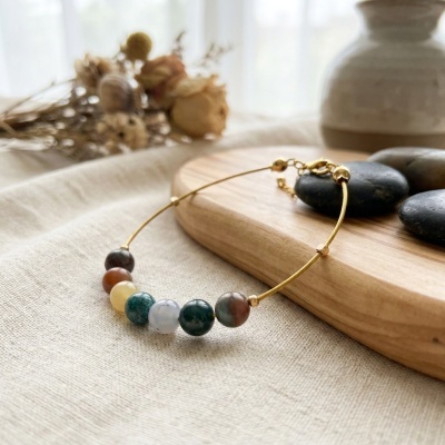 Pulseira em Aço Dourado com Pedras Naturais Multicolor