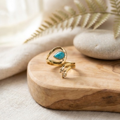 Anel Ajustável em Bronze com Turquesa - Estilo e Energia Natural