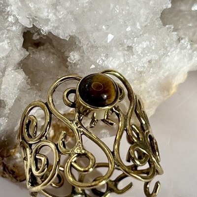 Anel de Bronze com Olho de Tigre Ajustável - Força, Proteção e Elegância Natural
