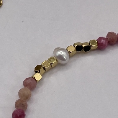 Colar de Aço Inoxidável com Turmalina Rosa e Pérolas Naturais - Sofisticação Delicada