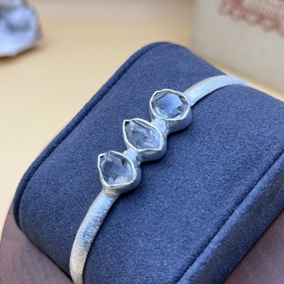 Pulseira de Quartzo Hérkimer em Prata Sterling 925 - Joia em Bruto Exclusiva