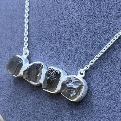 Colar em Prata de Lei 925 com pingente de Quartzo Fumê