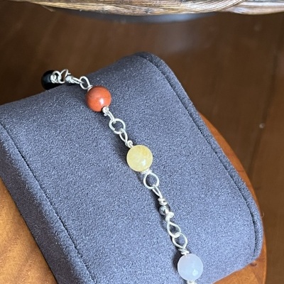 Pulseira em Aço Inoxidável com 7 Pedras Naturais – Ônix, Ametista, Sodalite, Amazonite, Quartzo Rosa, Citrino e Cornalina