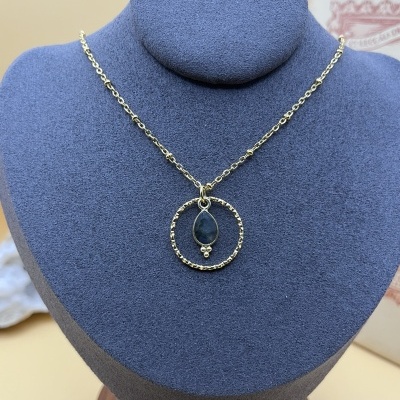 Colar Clementina: Elegância com Labradorite