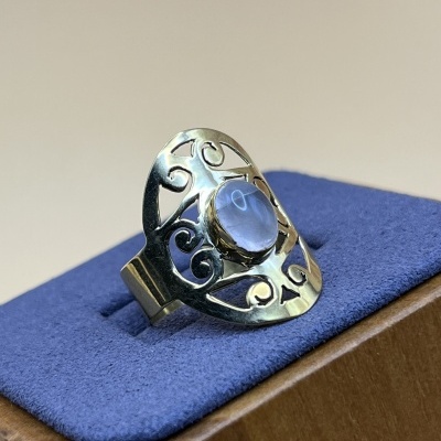 Anel de Bronze com Pedra da Lua Natural - Misticismo, Luz e Elegância Artesanal