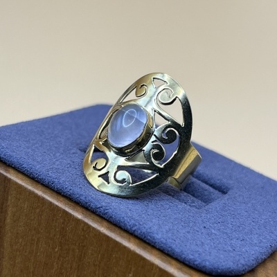 Anel de Bronze com Pedra da Lua Natural - Misticismo, Luz e Elegância Artesanal