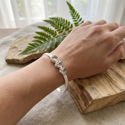 Pulseira de Quartzo Hérkimer em Prata Sterling 925 - Joia em Bruto Exclusiva