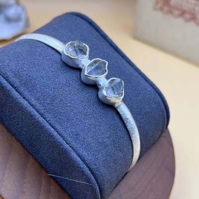 Pulseira de Quartzo Hérkimer em Prata Sterling 925 - Joia em Bruto Exclusiva