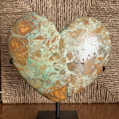 Smithsonita Verde em forma de coração  - 20,3 cm (altura) x 18 cm (largura)