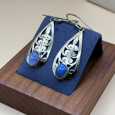 Brincos de Bronze com Labradorite - Elegância Artesanal da Índia