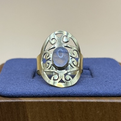 Anel de Bronze com Pedra da Lua Natural - Misticismo, Luz e Elegância Artesanal