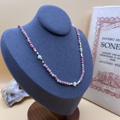 Colar de Aço Inoxidável com Turmalina Rosa e Pérolas Naturais - Sofisticação Delicada