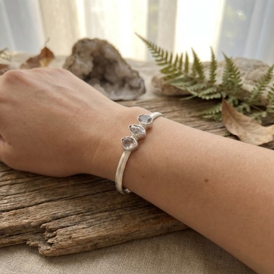 Pulseira de Quartzo Hérkimer em Prata Sterling 925 - Joia em Bruto Exclusiva