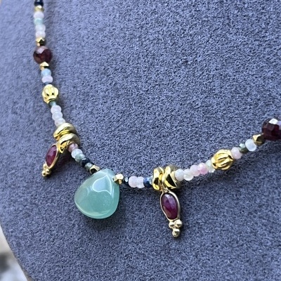 Colar Místico em Aço Inoxidável - Gemas Energéticas e Energia Positiva