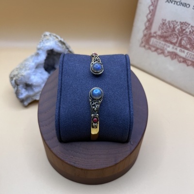 Pulseira de Bronze com Duplo Cabochão de Labradorite