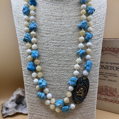 Colar Amuleto do Buda em Turquesa e Pedra Amarela - Riqueza, Luz e Harmonia