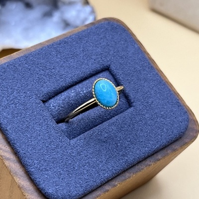 Anel Fino Banhado a Ouro 18k com Amazonita - Ajustável e Minimalista