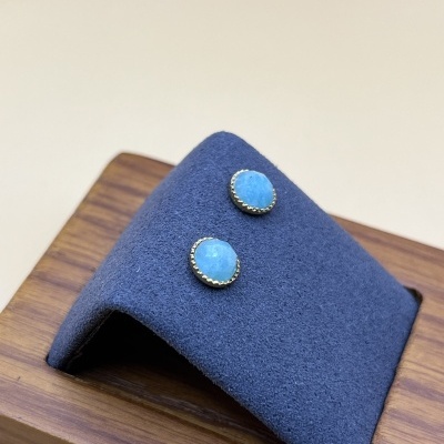 Brincos Dourados com Amazonita - Minimalistas, Leves e Intemporais