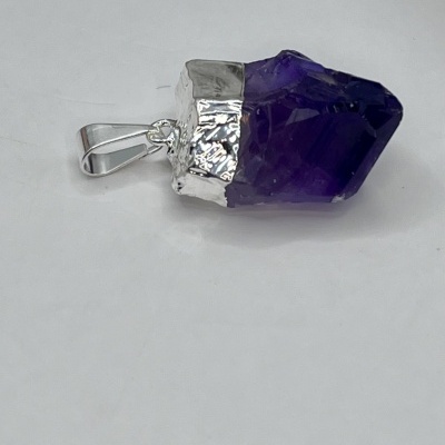 Pingente de Ponta de Ametista Bruta Banhada a Prata