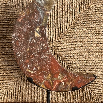 Jaspe Vermelho bruto – Lua Crescente, em suporte personalizado