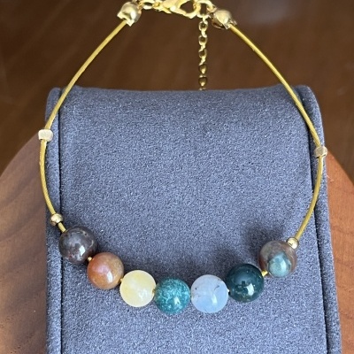 Pulseira em Aço Dourado com Pedras Naturais Multicolor