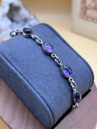 Pulseira de Prata 925 com Ametistas Naturais em Forma de Gota - Elegância e Energia Espiritual