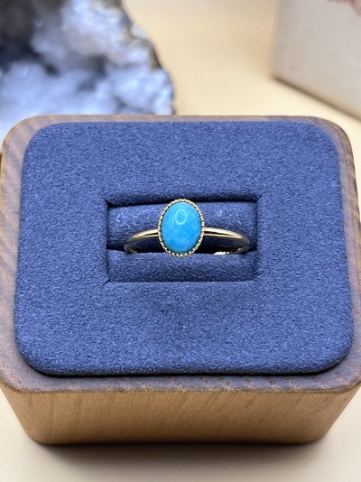 Anel Fino Banhado a Ouro 18k com Amazonita - Ajustável e Minimalista