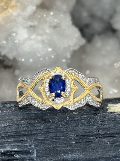 Anel de Prata 925 com Safira Natural e Vermeil Dourado 18k