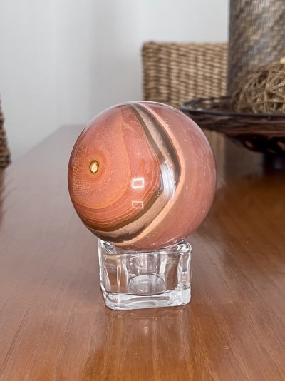 Esfera de Amasse Policromática: Arte Natural de Madagáscar