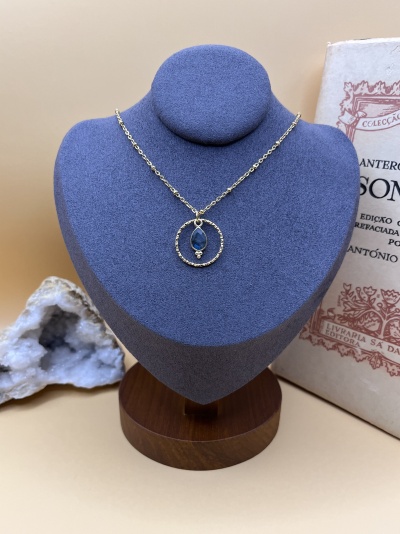 Colar Clementina: Elegância com Labradorite