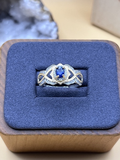 Anel de Prata 925 com Safira Natural e Vermeil Dourado 18k