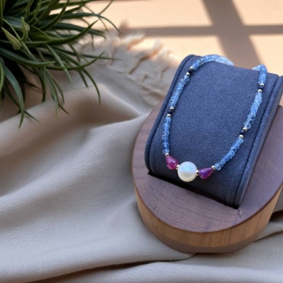 Pulseira em Ouro Amarelo 18K com Pérola Akoya, Safira Azul, Rubi e Água-Marinha
