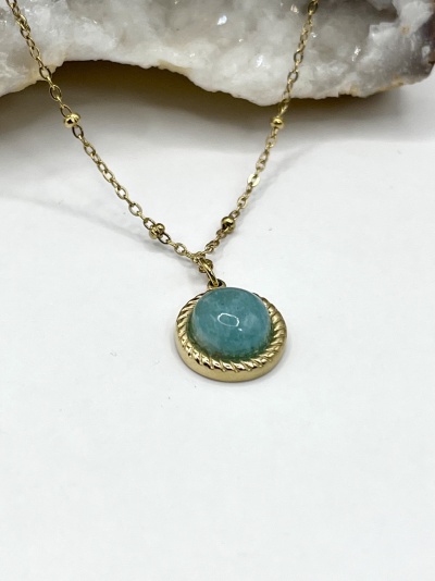 Colar Dourado em Aço Inoxidável com Amazonita - Elegância Natural e Design Contemporâneo
