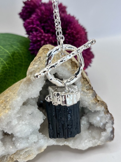 Pingente de Turmalina Bruta em Banho de Prata - Força Natural