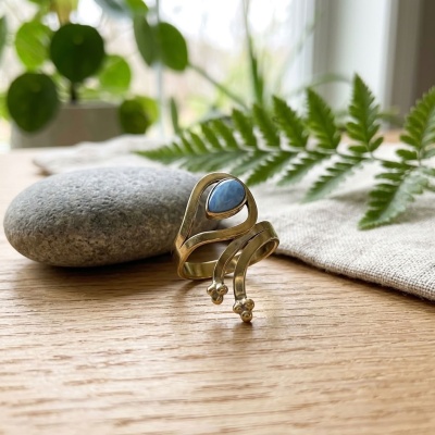 Anel Ajustável em Bronze com Aquamarine - Elegância e Serenidade