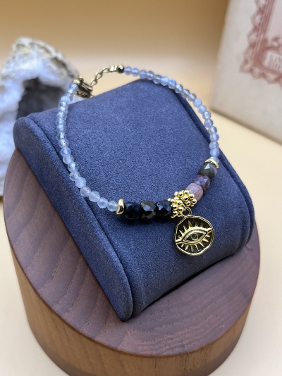 Pulseira Naina com Labradoritas e Turmalinas - Joia Dourada Fabricada em França