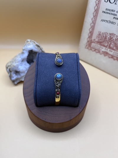 Pulseira de Bronze com Duplo Cabochão de Labradorite