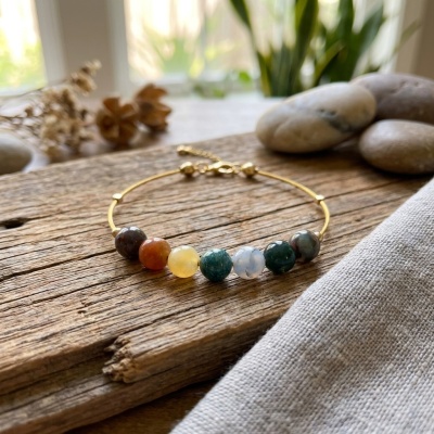 Pulseira em Aço Dourado com Pedras Naturais Multicolor